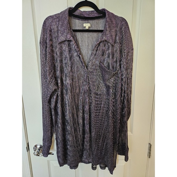 Pilcro Tops - NWT Pilcro by Anthropologie Black/Purple Metallic V-Neck Button-Down Shirt +2X